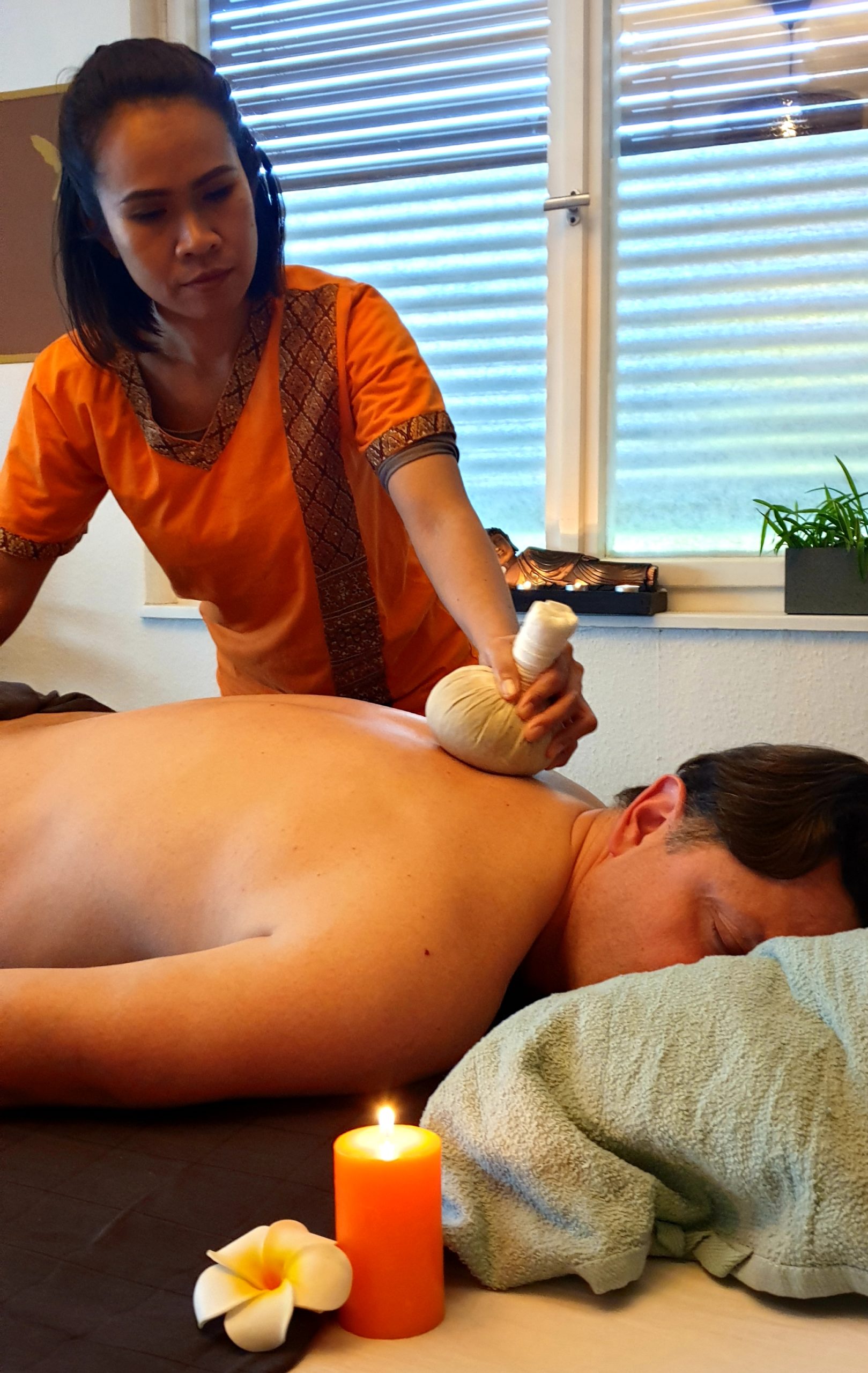Sombatt Thai Massage und Spa in Schwabach - Kräuterstempel
